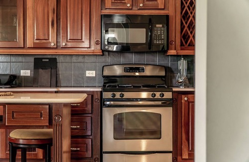 Orient Bay Villa | Unforgettable 2-bedroom Private Residence - WiFi, AC in enchanting Mont Vernon