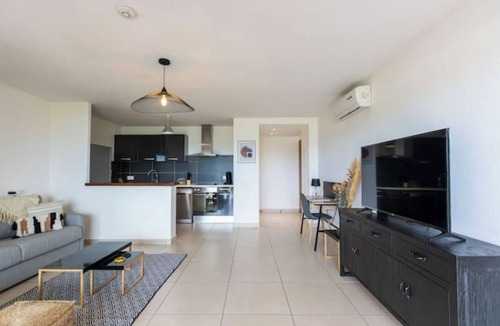 Marigot Apartment | Utopia Condo: Cozy, Quiet & Centrally Located