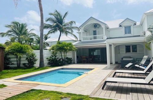 Orient Bay Villa | Villa Soliti, Calme, au Cœur de la Baie Orientale, à 2 min à Pieds de la Plage !