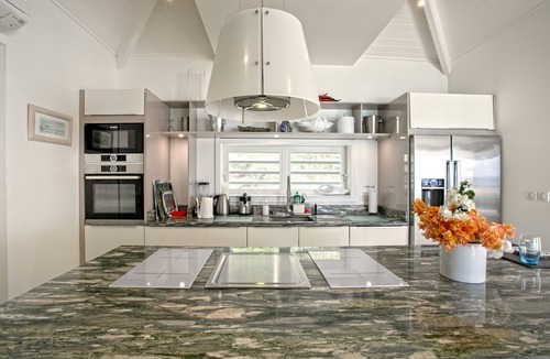 Orient Bay House | VILLA MANGO Lightful Enjoy breathtaking view on Orient Bay & walk to the beach .