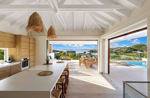 Cul de Sac Villa | Villa Sun Stunning 5BR Villa in Cul-de-Sac Bay with sea views and private pool