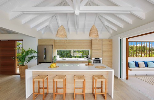 Cul de Sac Villa | Villa Sun Stunning 5BR Villa in Cul-de-Sac Bay with sea views and private pool