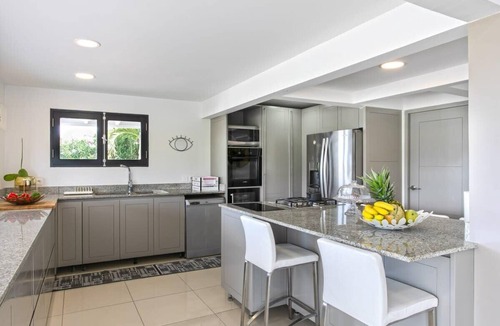 Orient Bay Villa | Villa Z’Abricot – Spacious Family Villa with Recreational Amenities Near Orient Bay, St. Martin