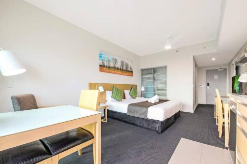 '18th in the Clouds' CBD Resort Living with Pool in Darwin