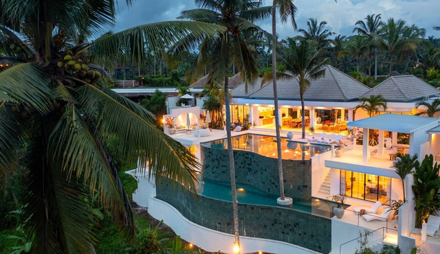 2 Infinity Pools Jungle Paradise Ubud 4BR Villa in Ubud