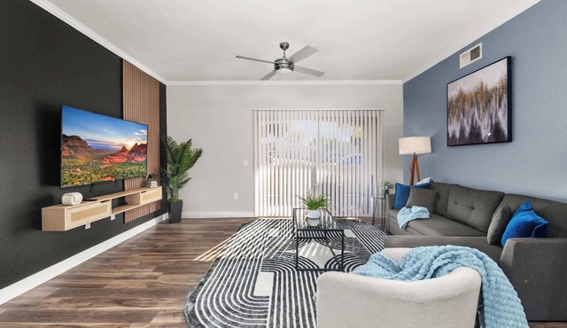 2BR near North Thompson Peak Pool, Pets & Parking in Scottsdale