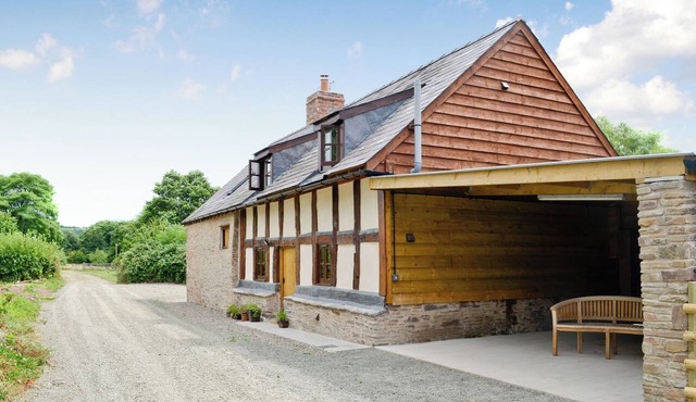 3 bedroom accommodation in Peterchurch, near Hay-on-Wye in Hereford