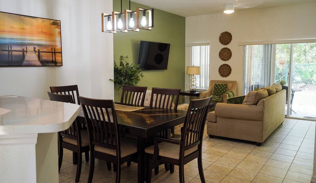 3-bedroom Enchanting Escape townhome, close to attractions! in Kissimmee