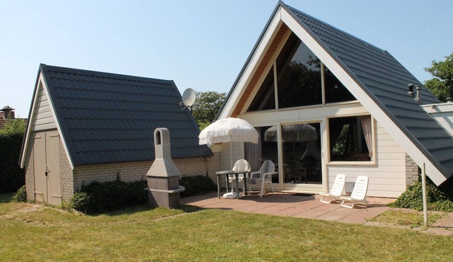 4 Person apartment with spacious garden in Zoutelande in Zoutelande