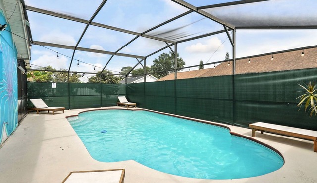 4BR Villa with Free Heated Pool & Grill Near Disney in Kissimmee
