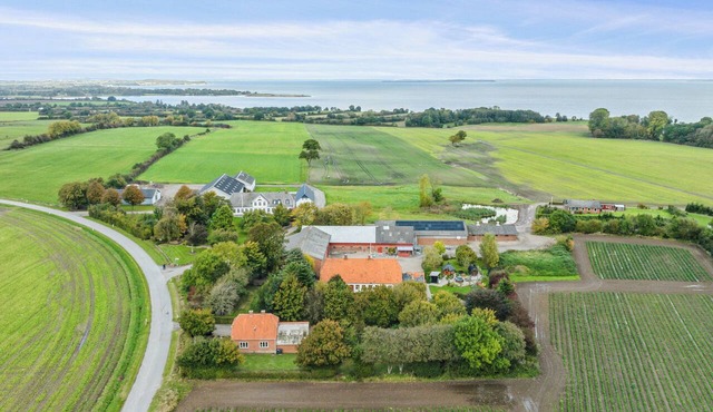 750 m2 countryside idyll with activity room in Haderslev
