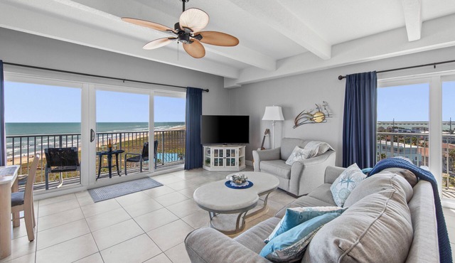 8TH FLOOR HONEYMOON SUITE,VIEWS FROM 3 FLOOR TO CEILING WINDOWS STEPS TO BEACH in South Padre Island