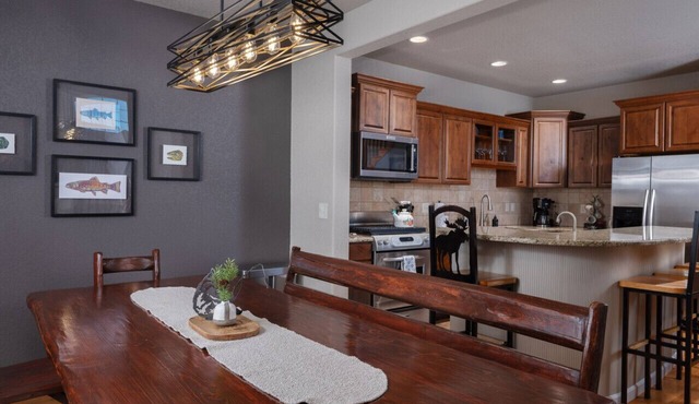 Adventure Basecamp of Teton Valley | Fireplace, Bunk Beds, Aspen Forests and Skiing Nearby in Driggs