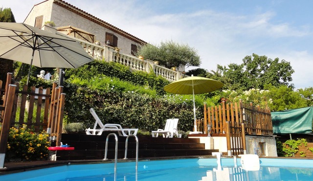 Air-conditioned villa with private pool and garden, 5 km from the sea in Saint-Laurent-Du-Var
