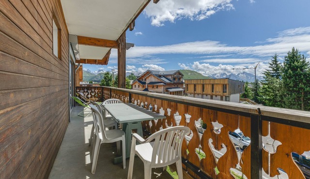 Apartment 'Crocus 4-5 55m2' with Balcony and Wi-Fi in Huez