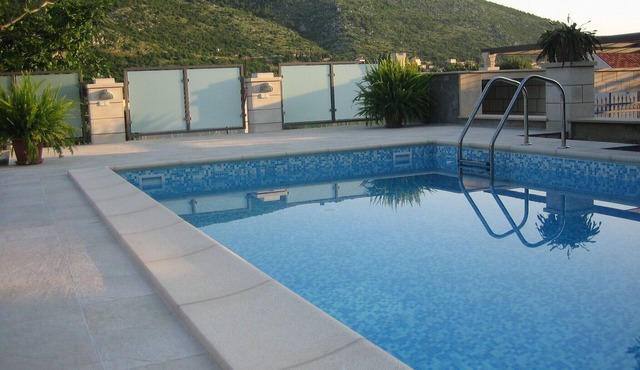 Apartment in Dubrovnik with swimming pool and sea view (A4) in Dubrovnik Mokošica