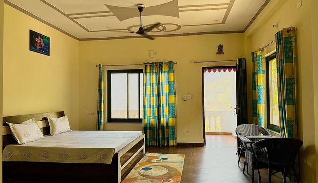 Authentic Rishikesh Stay Cozy 2-Room Homestay in Kyarki