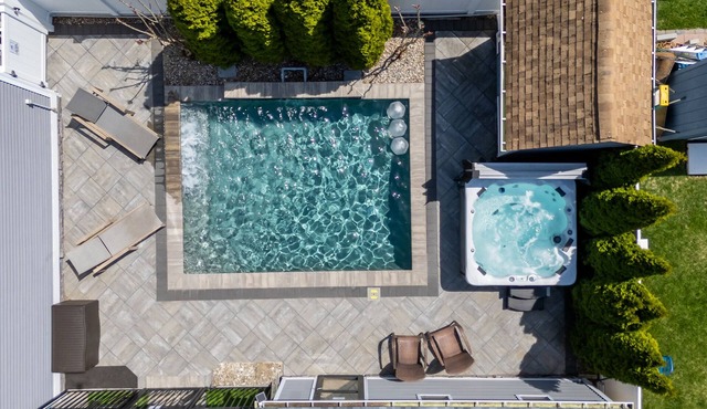 Bayside Heated Salt Water Pool & Hot Tub Oasis in Cape May