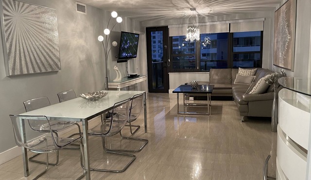 Beach Front Resort - 2 Bedroom, 2 bathrooms, Sleeps 6, 2 Pools- at The Alexander in Miami Beach