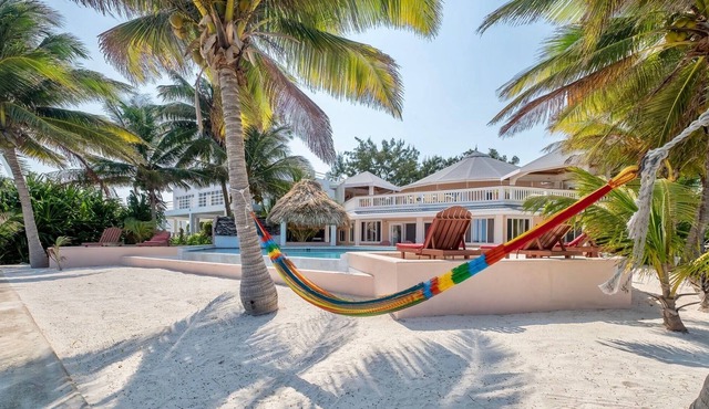 Beachfront 4BR/3BA home: gorgeous views, private pool! in Ambergris Caye