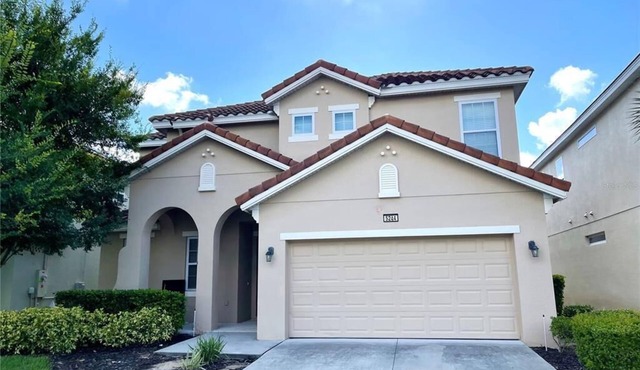 Beautiful 6BR Vacation Home with Pool and Hot Tub! in Davenport