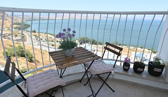 Beautiful lakeview apartment in Tiberias