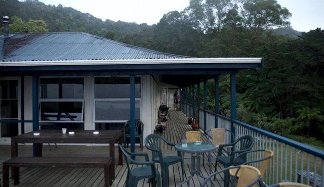 Beautiful Rental with Amazing Views in Whanganui National Park, New Zealand in Parinui