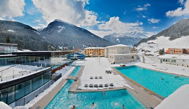Breathtaking Alpine views, near ski lifts and thermal baths, 135m2 in Bad Gastein
