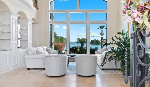 Bring Your Boat! Luxe Lakefront ☀Pool☀Hot Tub☀Dock ☀ Close to Restaurants in Montgomery