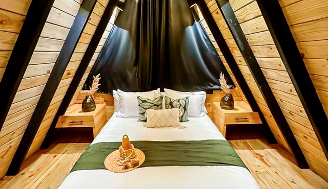 Cabin Vanilla 2-bedroom cabin/Jacuzzi/Romantic Nature Escape in Las Terrenas