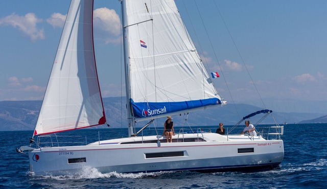 Caribbean Dream: Sun-soaked Sailing Adventure from Tortola, Islas Vírgenes Británicas in Road Town
