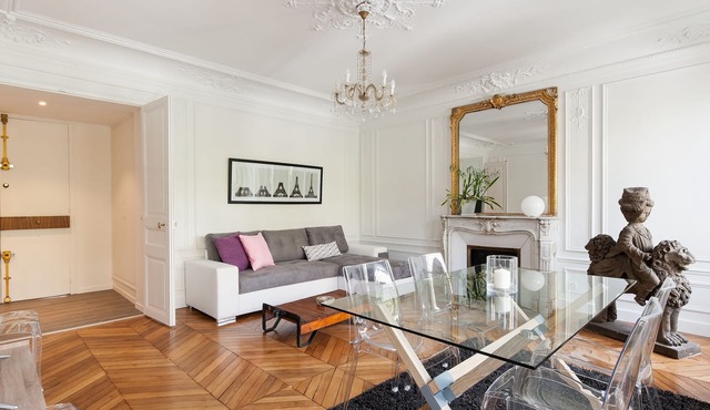 CAVALIER DES LIONS 2bedr 2 1/2baths in Paris