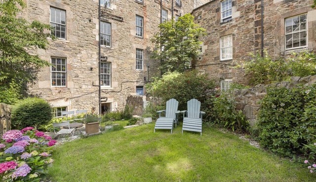 Central Edinburgh Retreat with Sunny Garden in Edinburgh