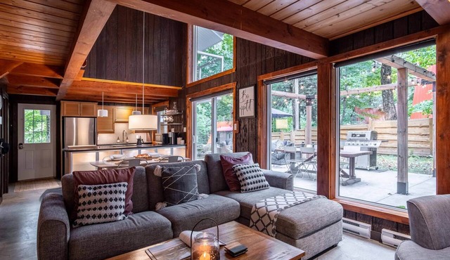 Chalet Norwegian, Turn Key Amenities + Pet Friendly + Hi Speed WiFi in Orford