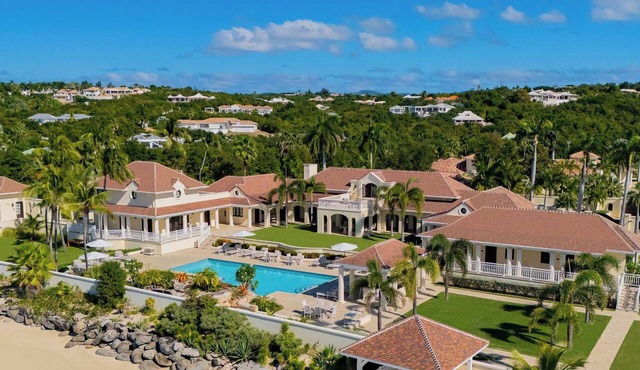 Chateau des Palmiers 10BR in Terres Basses