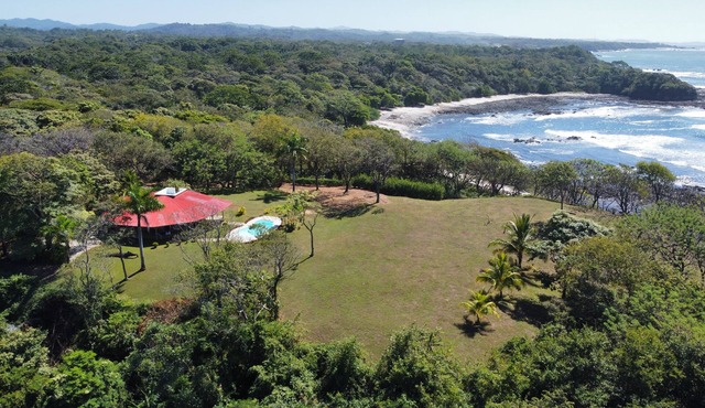 Cliff side Costa Rican home with private pool surrounded by wildlife in Marbella