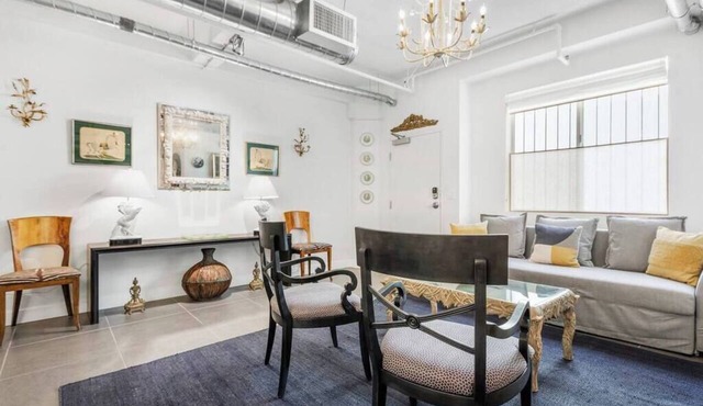Cozy 1-bedroom Grnd Flr apt. Sleeps 4, Pool & Free Parking in Los Angeles