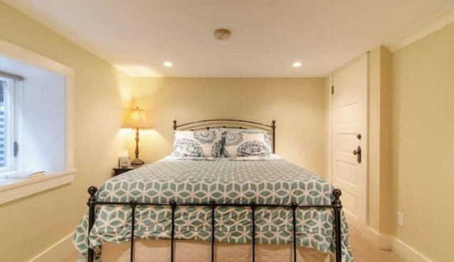 Cozy Craftsman in Queen Anne, Close to Everything! in Seattle