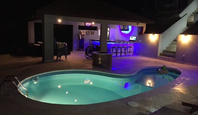 Cozy studio with private Pool and Bar modern amentities perfect for relaxation. in Cidra