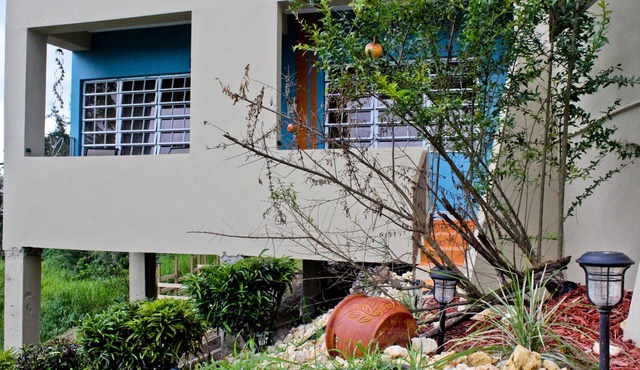 Enjoy our Elegance & Rustic apartment with Caribbean Sea View /AC/POOL in Hormigueros