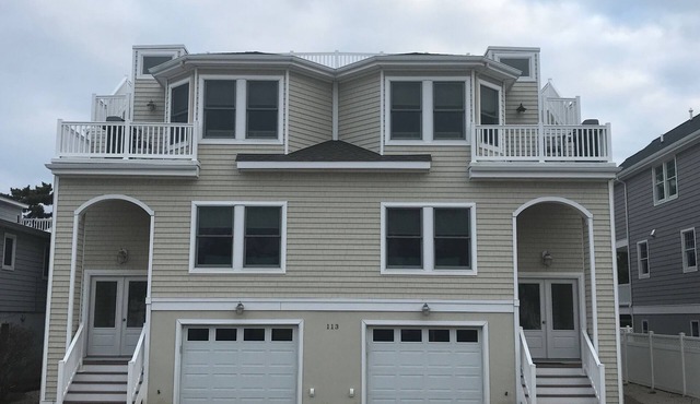 Flexible Good weeks Avail. 6 HOUSES TO BEACH 4 BR 3.5Bath,PingPong,Beach Badges in Long Beach Township