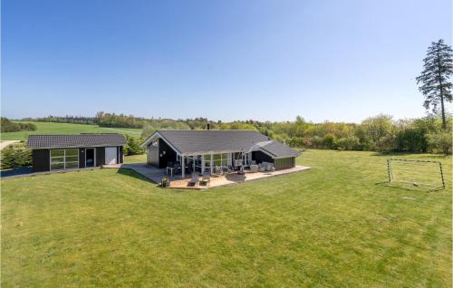 Gorgeous Home In Ejstrupholm With Wifi in Ejstrupholm