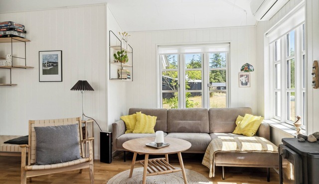 Here, time is tuned into intimacy and coziness in Hadsund