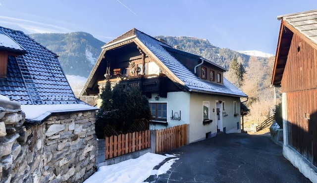 Holiday Apartment 'Haus Bergliebe' with Mountain View and Wi-Fi in Mauterndorf