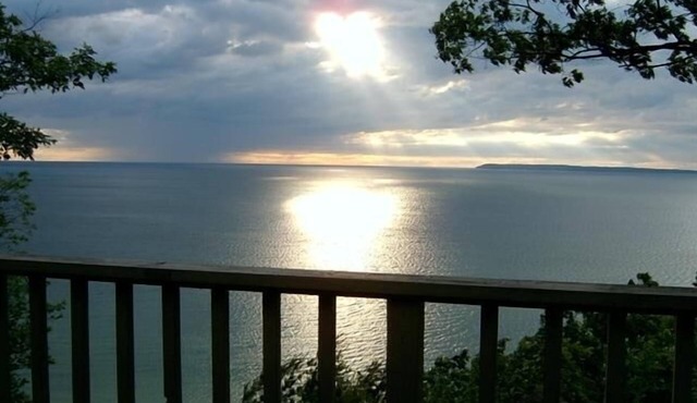 Homestead condo, Beautiful View of Lake MI & Manitou Island in Glen Arbor