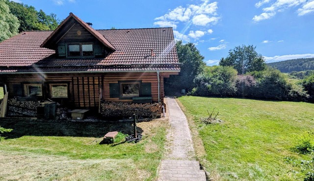 Idyllic wooden house in the countryside in Lippersdorf-Erdmannsdorf