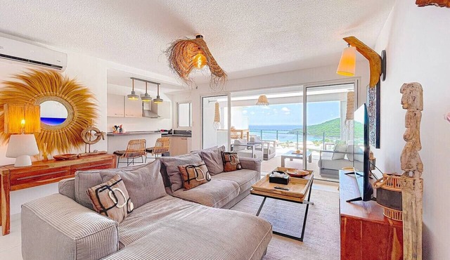 Koala 1 - Elegant 1-bedroom duplex with sea view in Anse Marcel