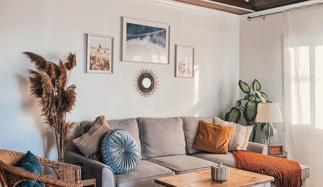 Laidback Luxury Near Prince Edward County! in Brighton