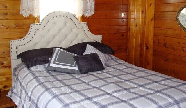 Lake front cabin close to UTV/ATV and snowmobile trails. in Bergland