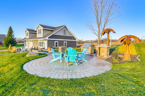 Lakefront Gem: Grills & Fire Pit in Dent in Dent